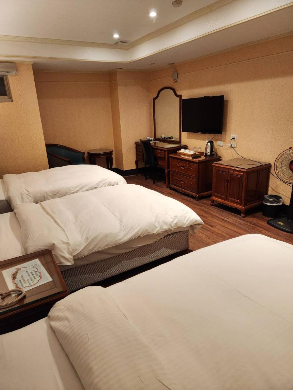 Duke Business Hotel Taoyuan Exteriör bild